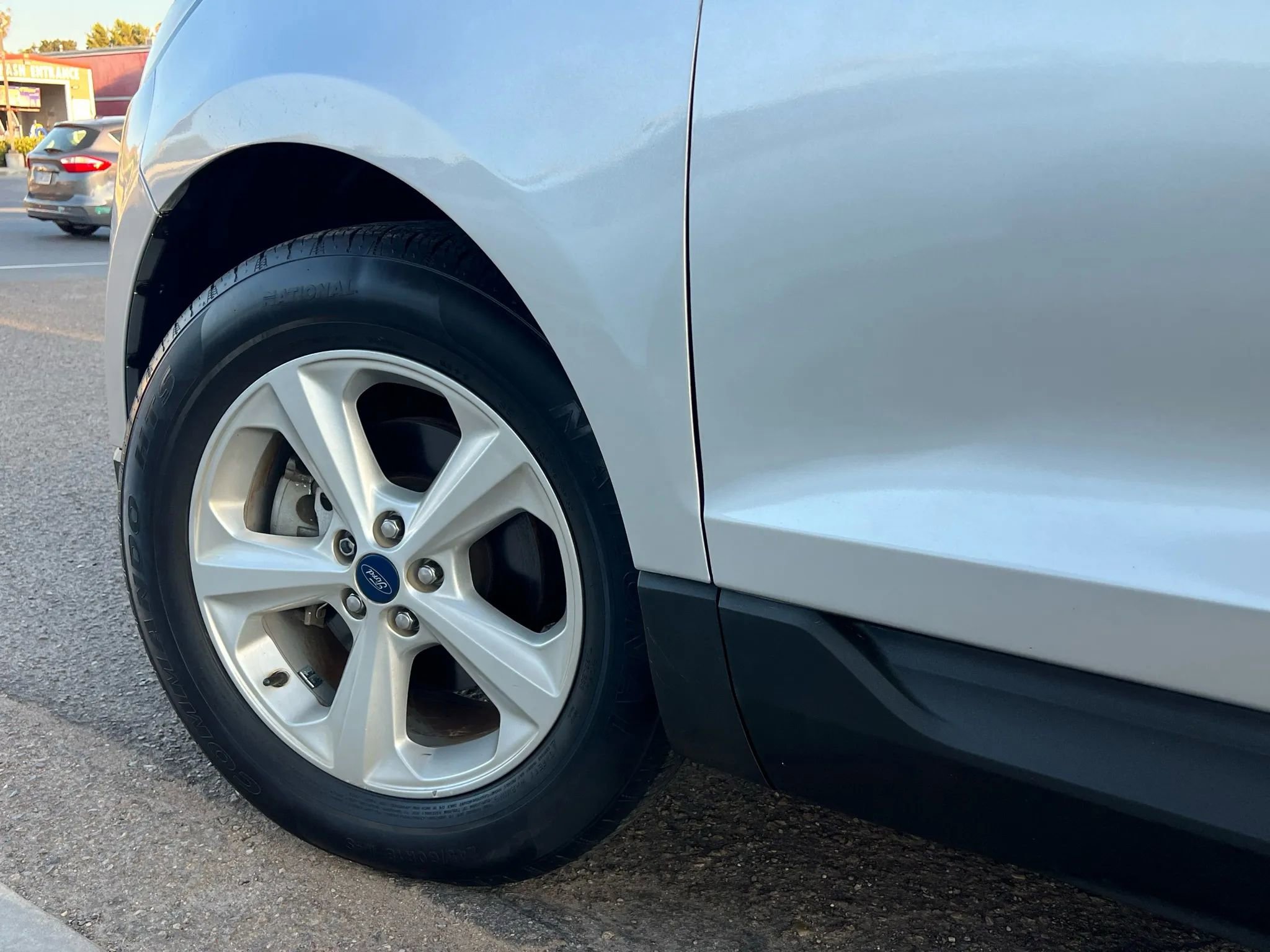 Used 2017 Ford Edge SE FWD image 10