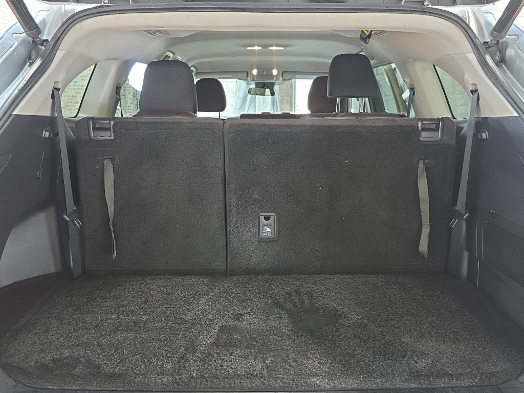 Used 2023 Toyota Highlander LE image 13