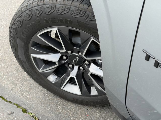 Used 2024 Chevrolet Tahoe Z71 w/ Luxury Package image 12