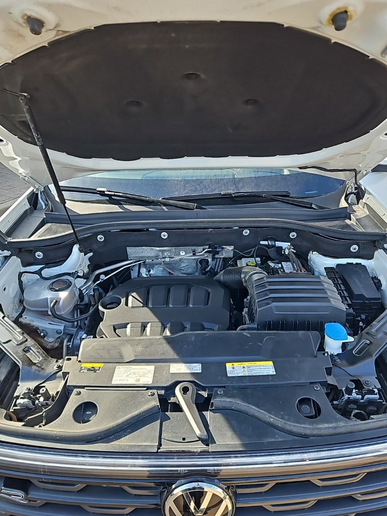Used 2024 Volkswagen Atlas Cross Sport SEL R-Line image 10