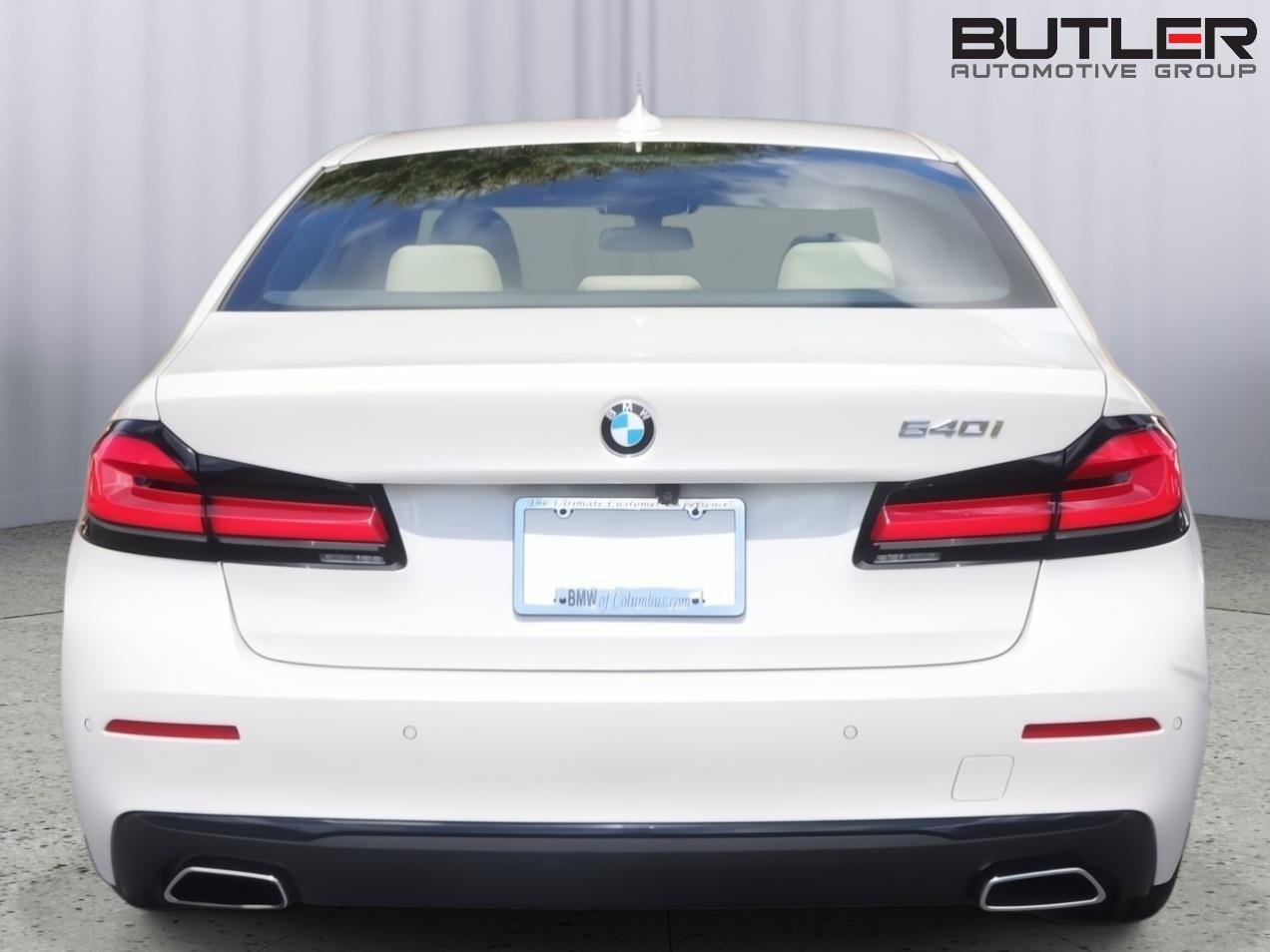 Used 2023 BMW 540i w/ Premium Package RWD image 4