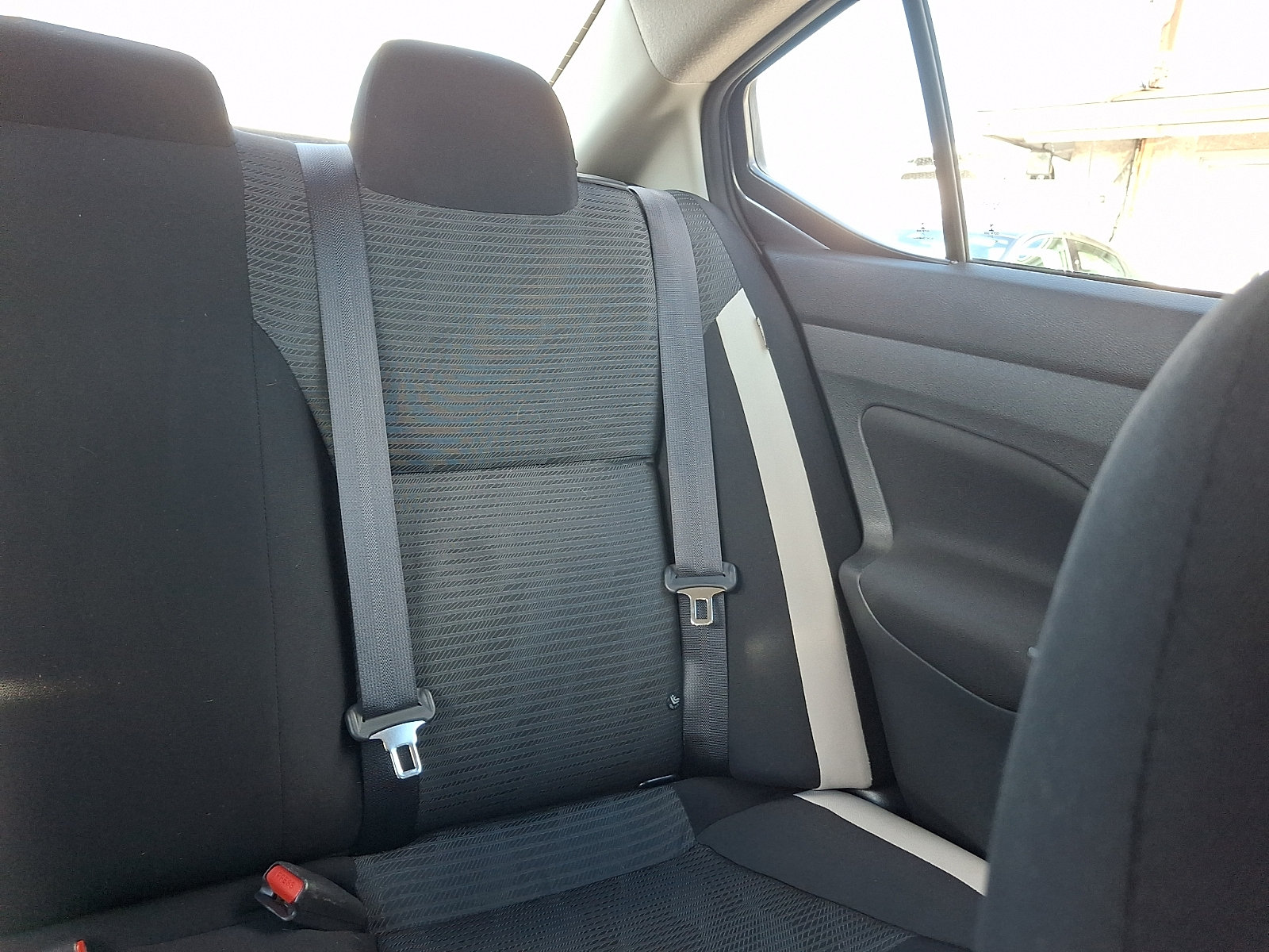 Used 2021 Nissan Versa SV FWD image 16