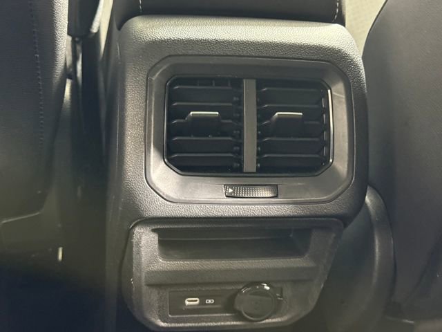 Used 2023 Volkswagen Tiguan SE w/ Panoramic Sunroof Package AWD/4WD image 25