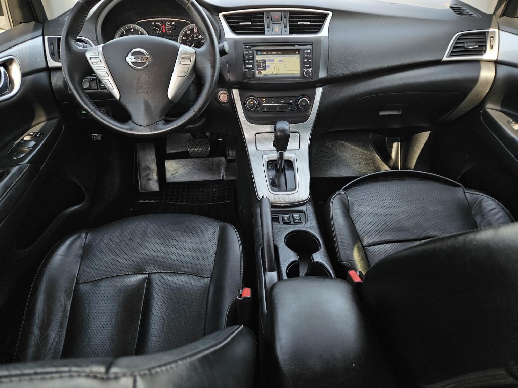Used 2015 Nissan Sentra SR w/ SR Premium Package FWD image 10