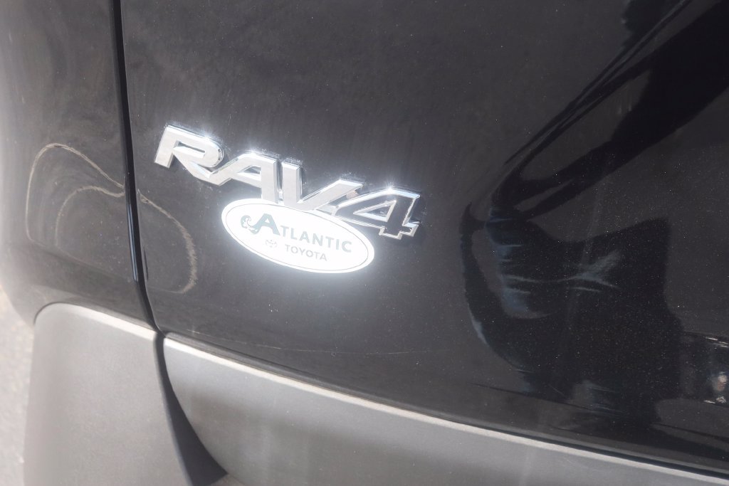 Used 2025 Toyota RAV4 XLE AWD/4WD image 25