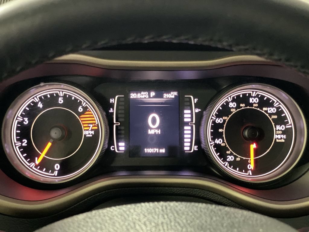 Used 2017 Jeep Cherokee Sport FWD image 17