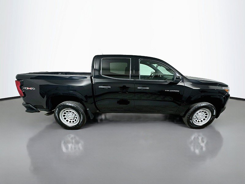 Used 2024 Chevrolet Colorado W/T w/ WT Convenience Package II AWD/4WD image 8