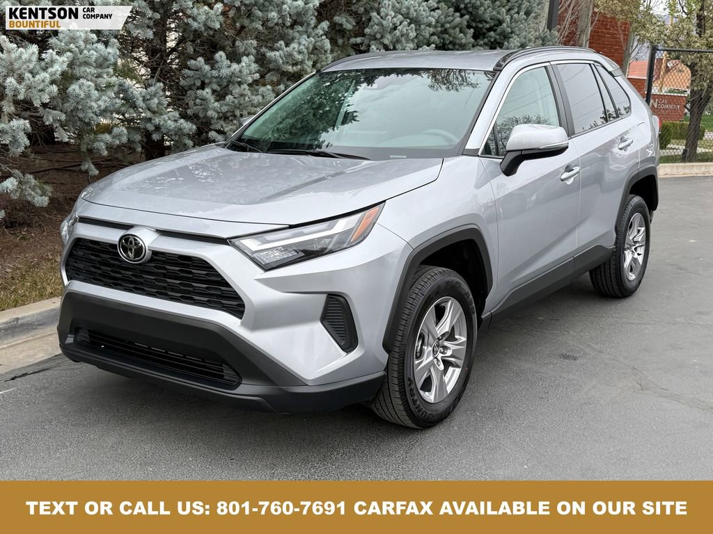 Used 2025 Toyota RAV4 XLE image 3
