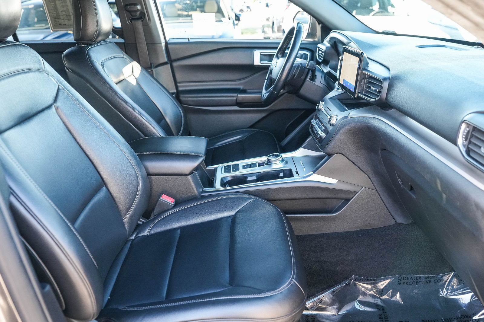 Used 2020 Ford Explorer XLT w/ Equipment Group 202A RWD image 16