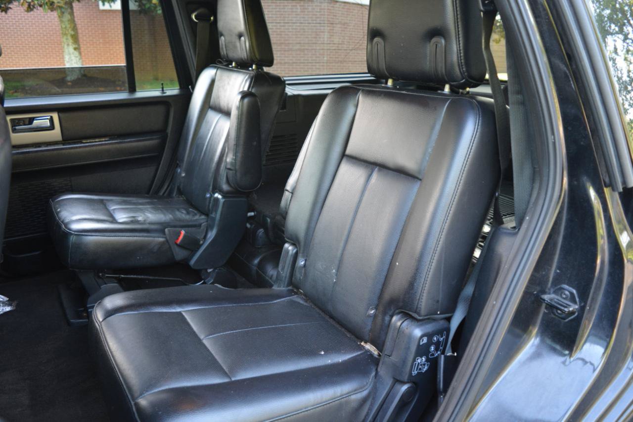 Used 2015 Ford Expedition Limited w/ Equipment Group 301A AWD/4WD image 12