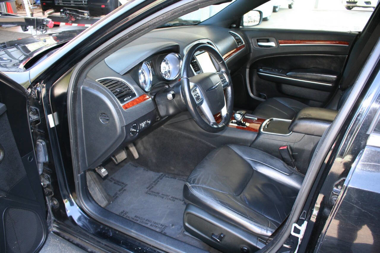 Used 2012 Chrysler 300 Limited image 9