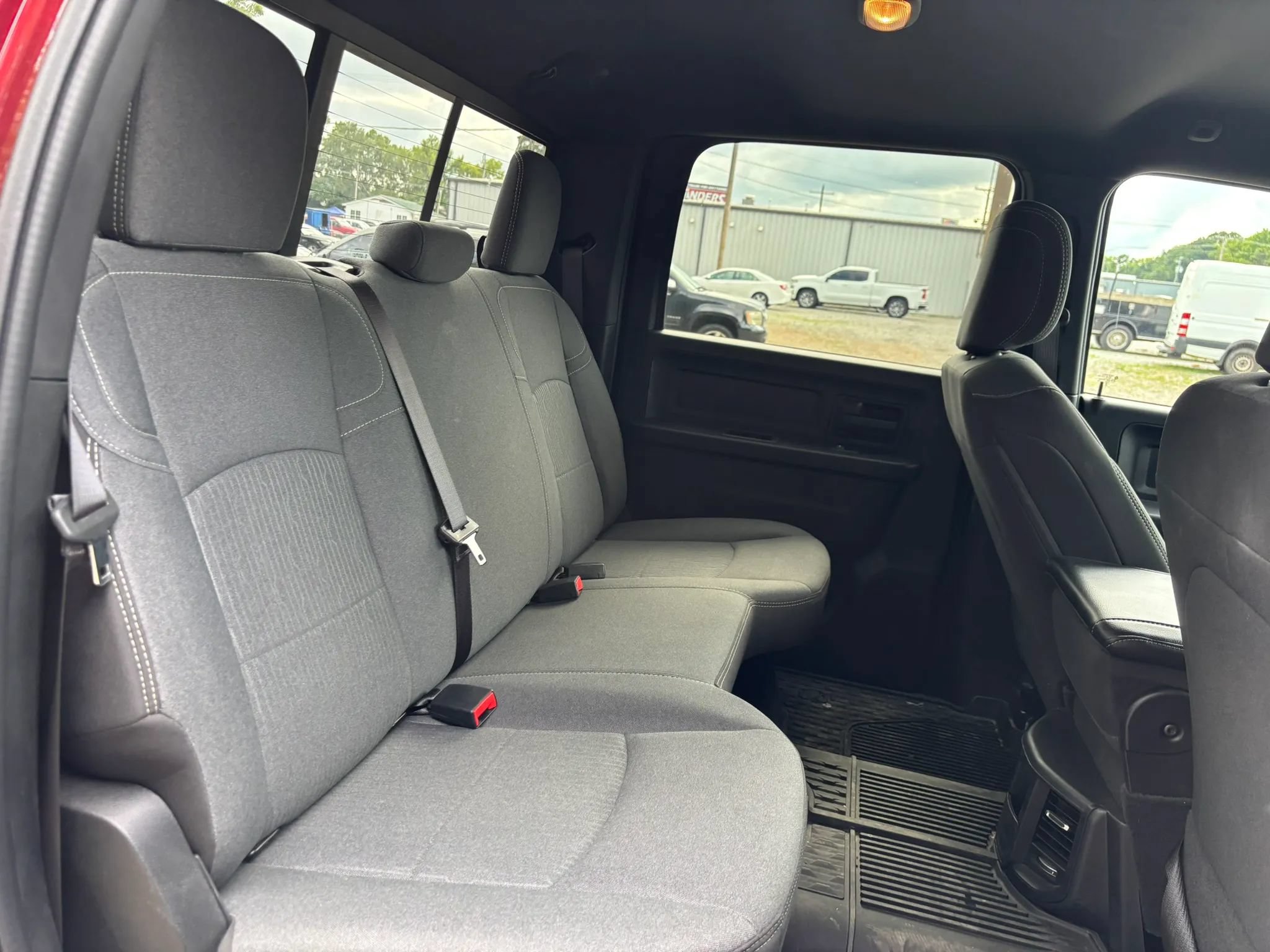 Used 2024 RAM 2500 Tradesman w/ Chrome Appearance Group AWD/4WD image 17