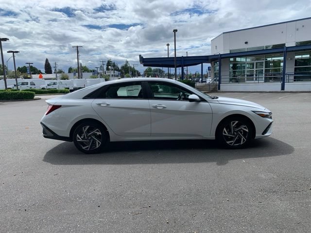 New 2026 Hyundai Elantra Limited FWD image 6