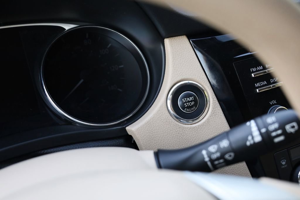 Used 2014 Nissan Rogue SV image 25