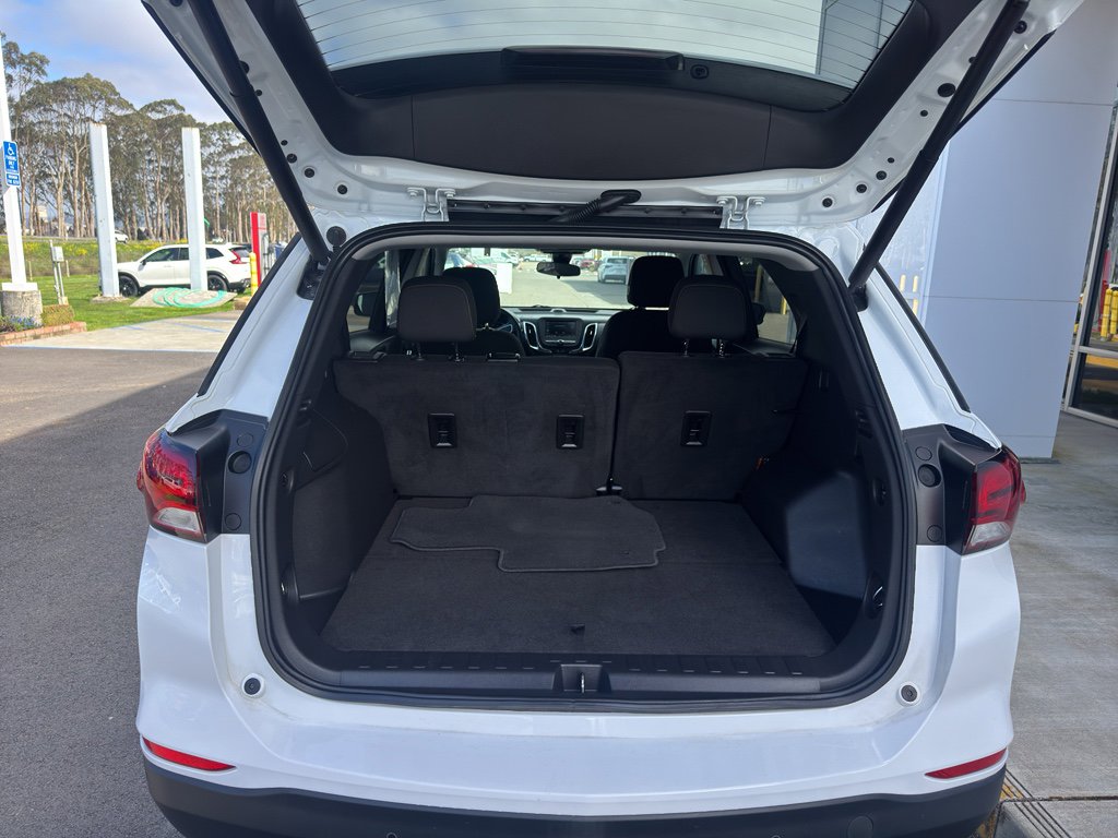 Used 2023 Chevrolet Equinox LT image 13
