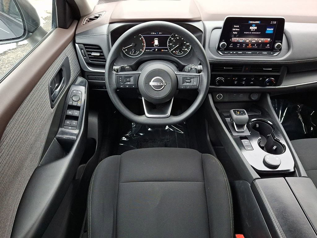 Used 2023 Nissan Rogue S image 11