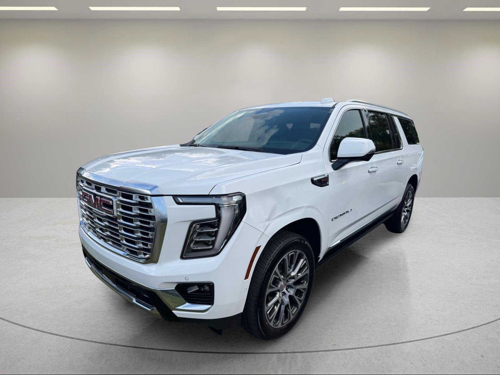 Used 2026 GMC Yukon XL Denali w/ Sun & Power Step Package AWD/4WD image 1
