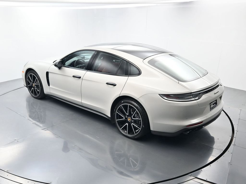 Certified 2022 Porsche Panamera Platinum Edition image 39