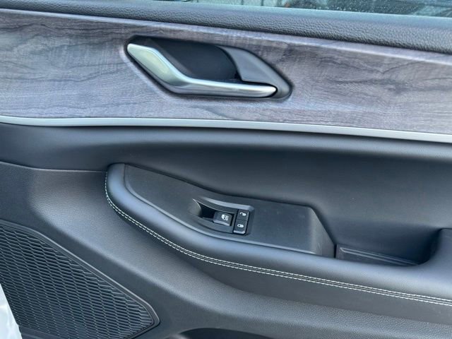 Certified 2024 Jeep Grand Cherokee Limited w/ Black Appearance Package image 26