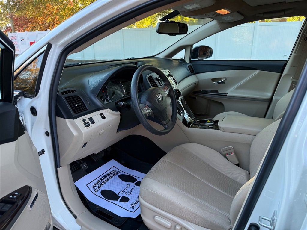 Used 2011 Toyota Venza w/ Convenience Pkg FWD image 10