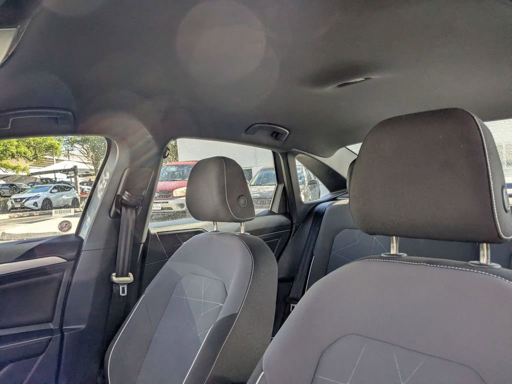 Used 2025 Volkswagen Jetta Sport image 17