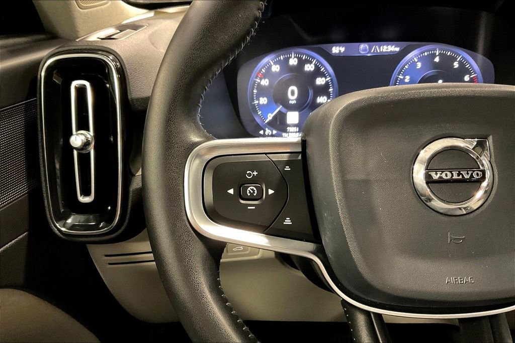 Used 2020 Volvo XC40 T5 Inscription w/ Protection Package Premier image 11