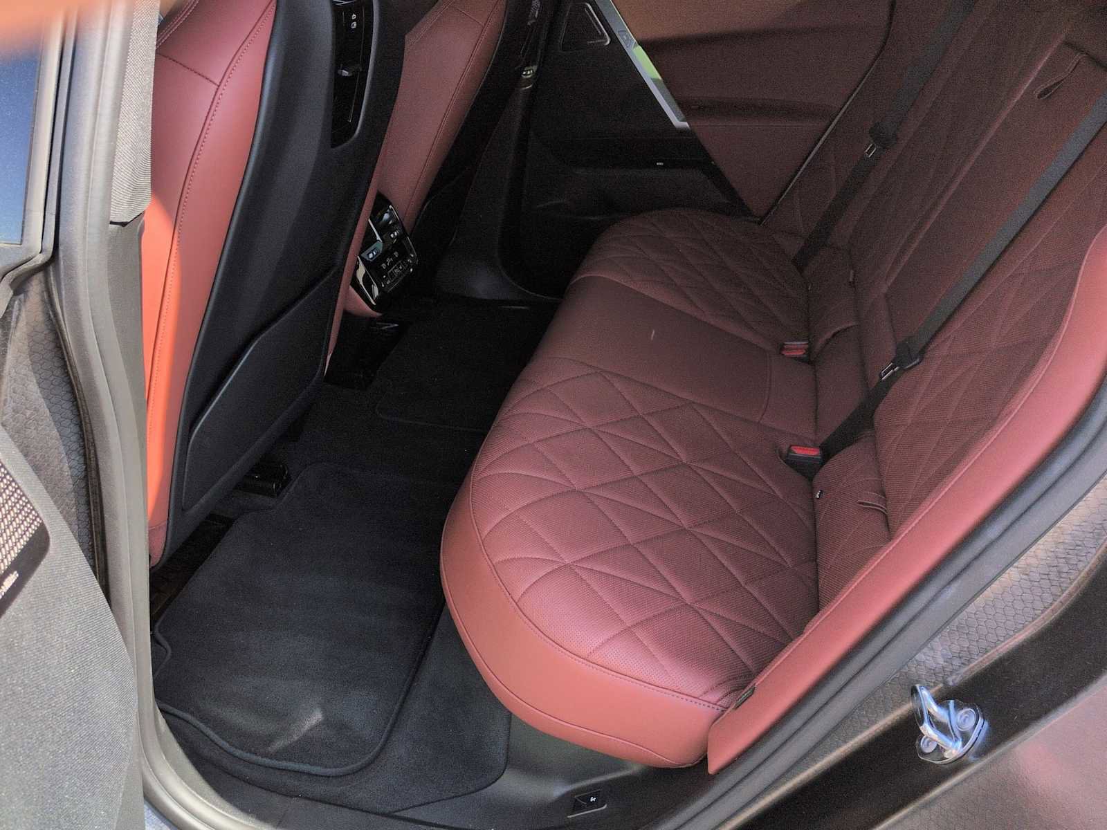 Used 2025 BMW iX M60 image 20