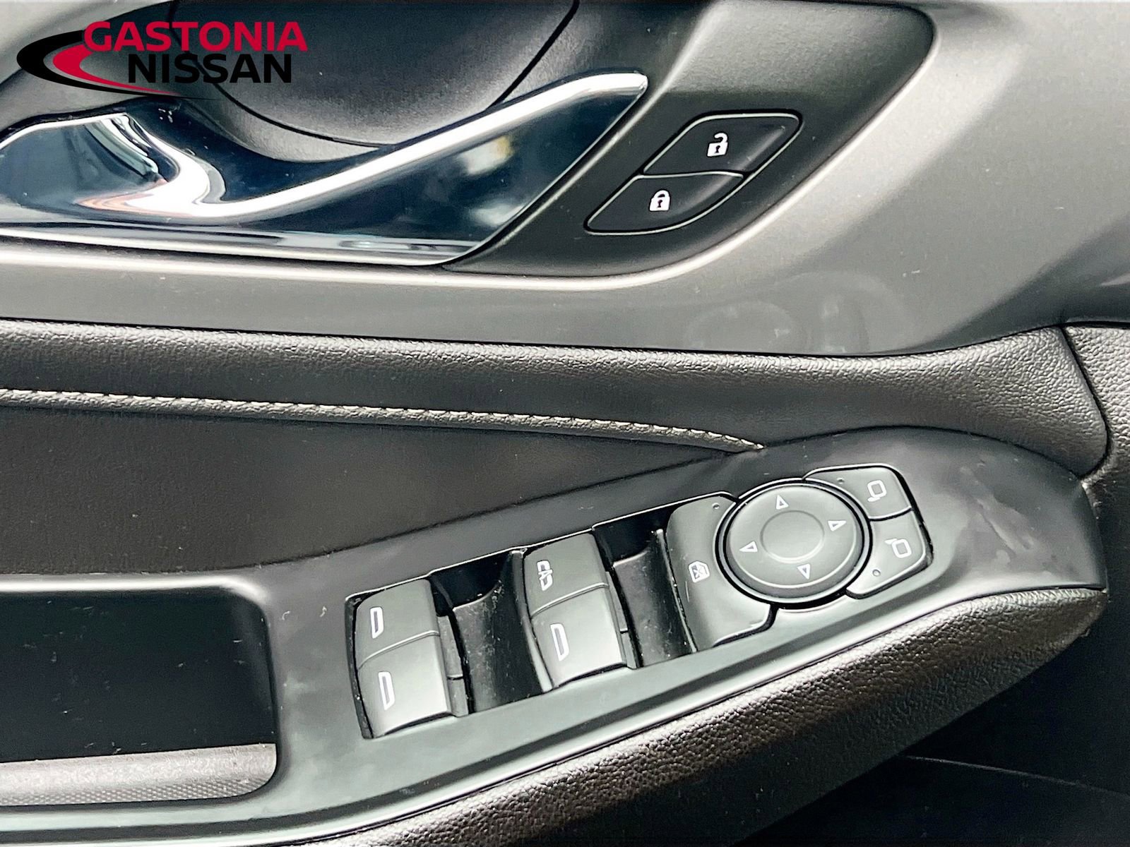 Used 2023 Chevrolet Traverse LT w/ LPO, Floor Liner Package image 23