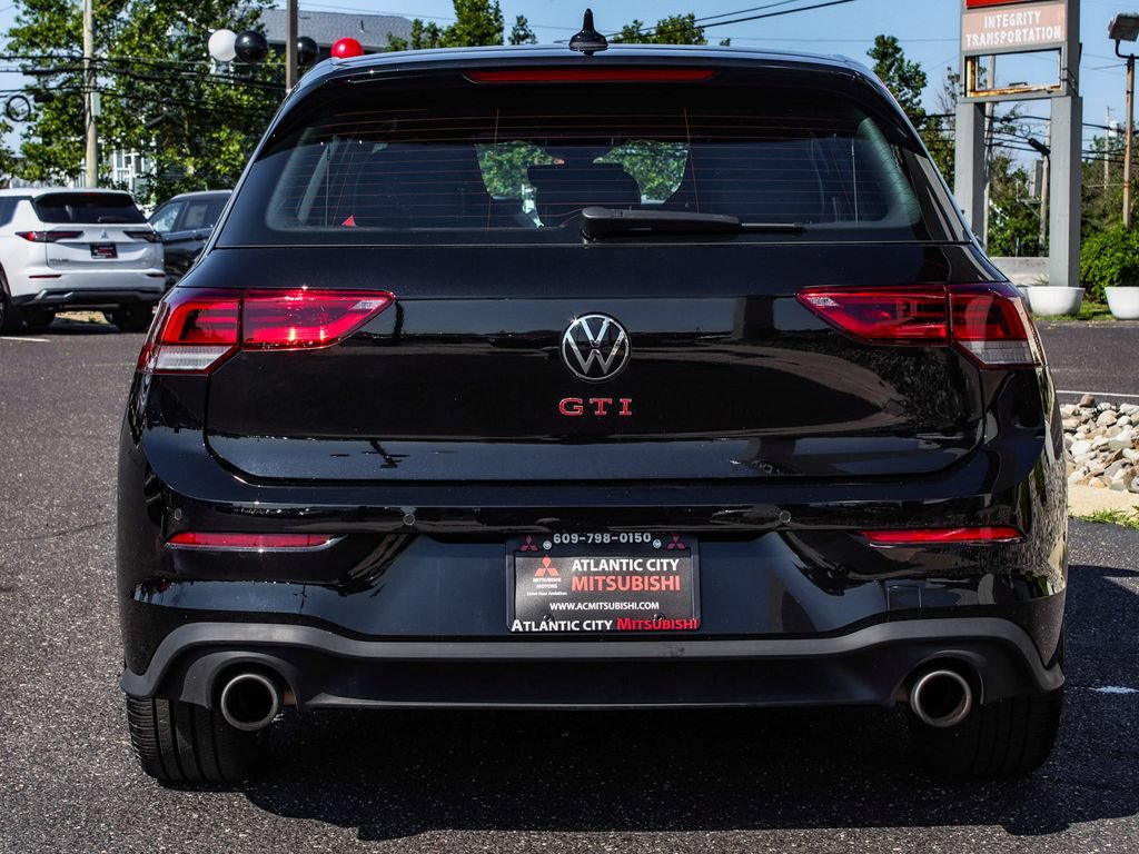 Used 2025 Volkswagen GTI SE FWD image 5