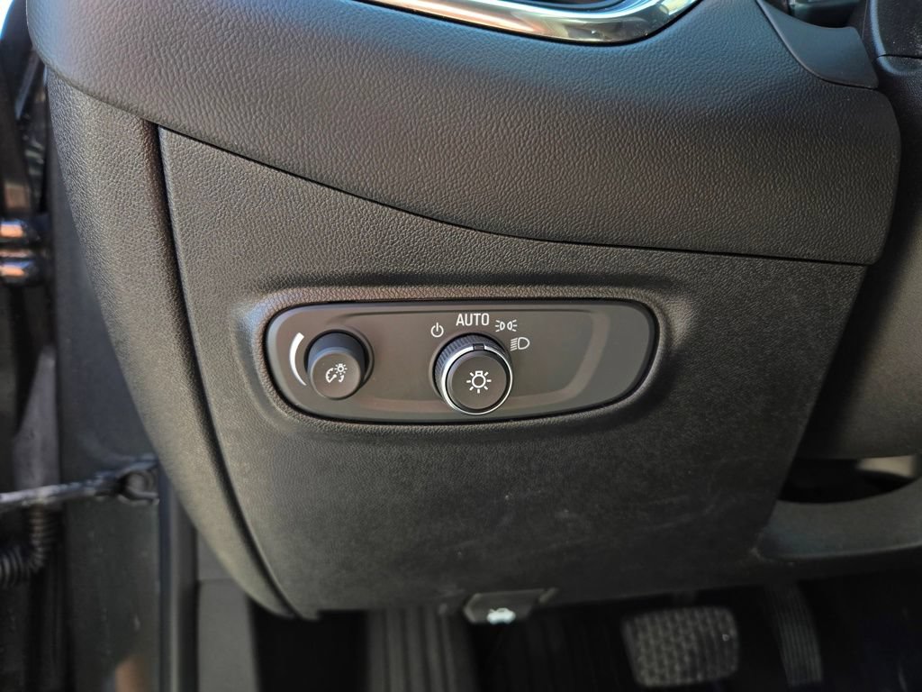 Used 2019 Chevrolet Equinox LT FWD image 13