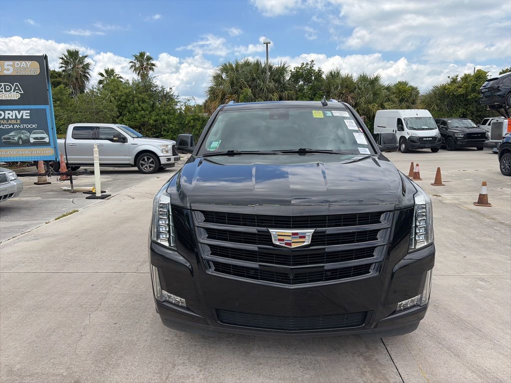 Used 2020 Cadillac Escalade Luxury AWD/4WD image 8