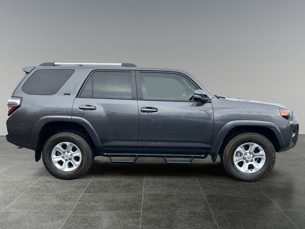 Used 2022 Toyota 4Runner SR5 Premium image 8