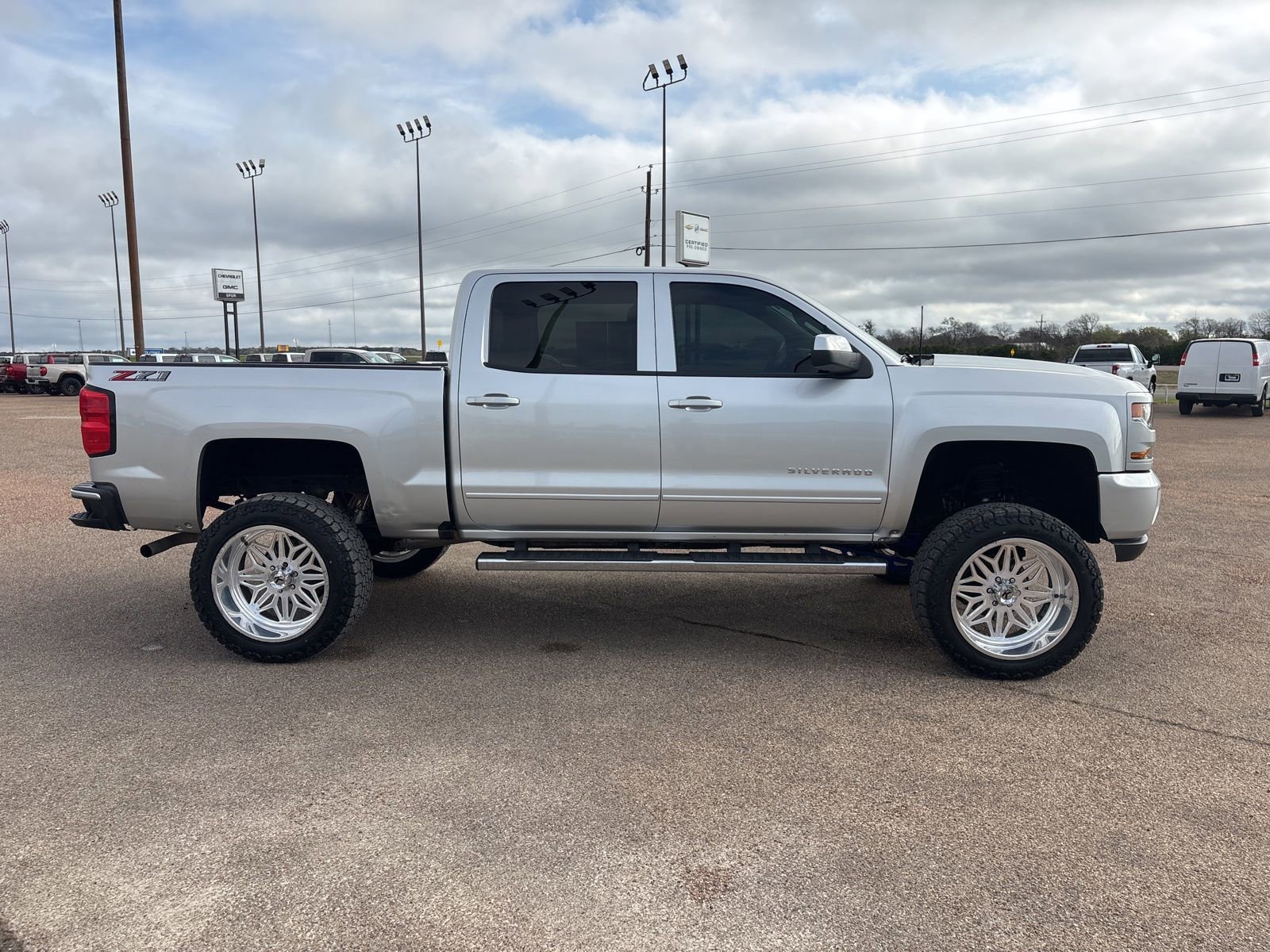 Used 2018 Chevrolet Silverado 1500 LT w/ All Star Edition image 7