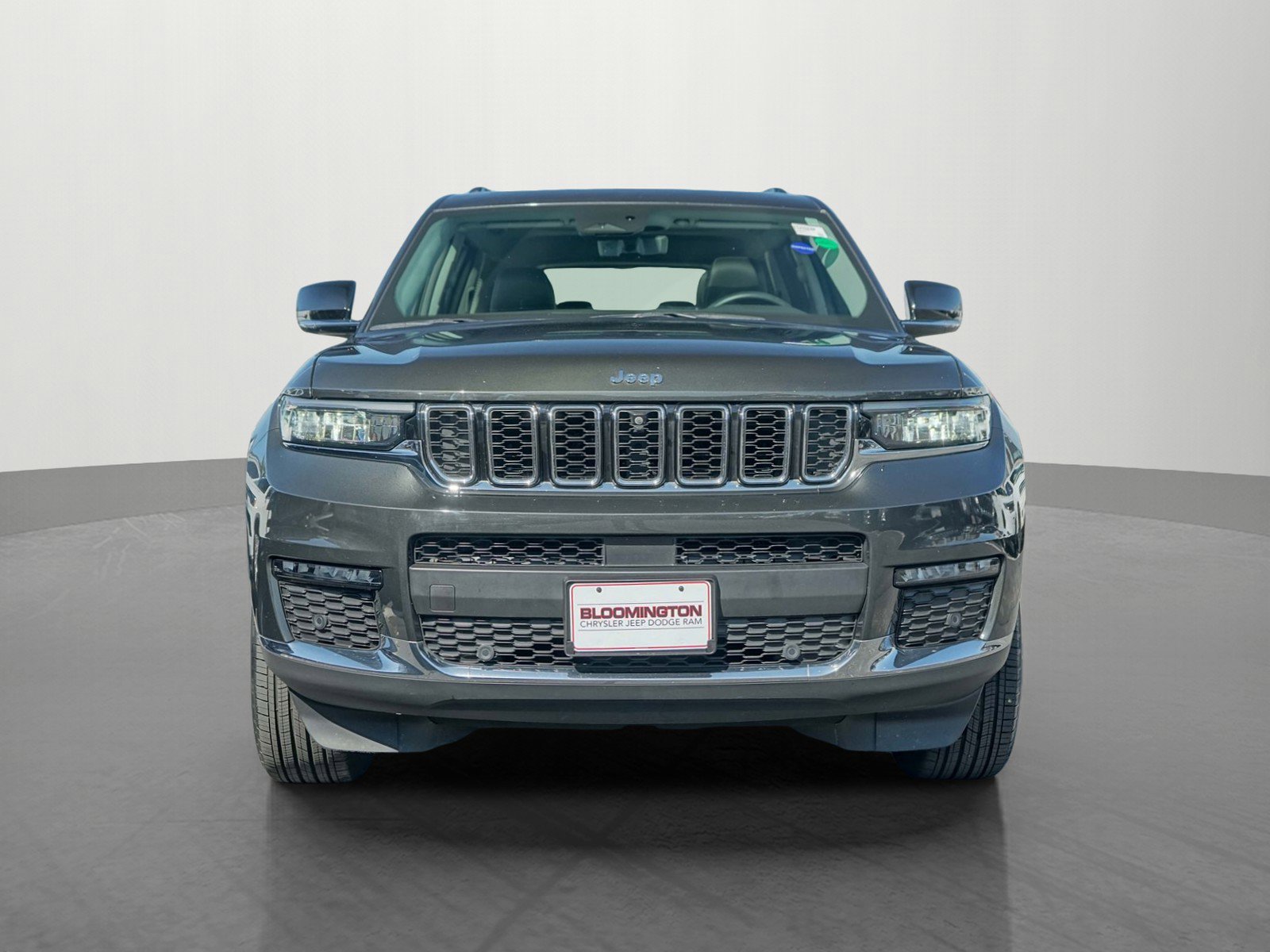 Used 2022 Jeep Grand Cherokee L Limited w/ Luxury Tech Group II image 2