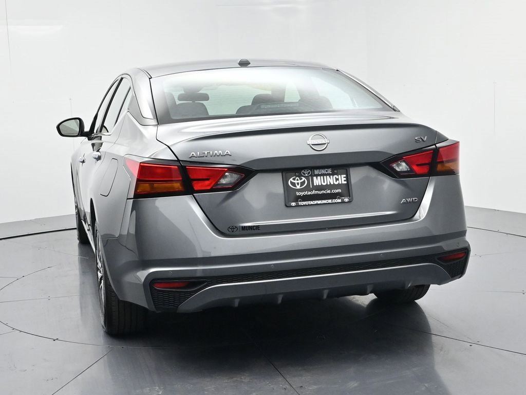 Used 2024 Nissan Altima 2.5 SV image 6