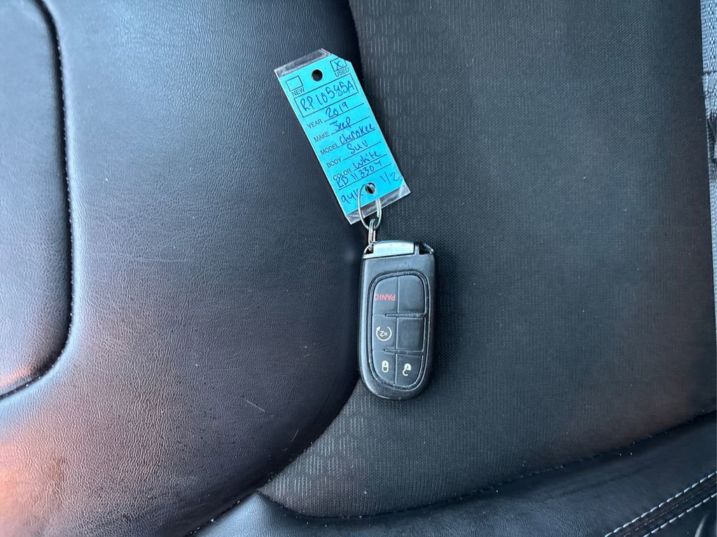 Used 2019 Jeep Cherokee Latitude Plus w/ Cold Weather Group image 33