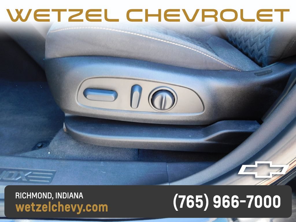 Used 2022 Chevrolet Equinox LT w/ Driver Convenience Package AWD/4WD image 13