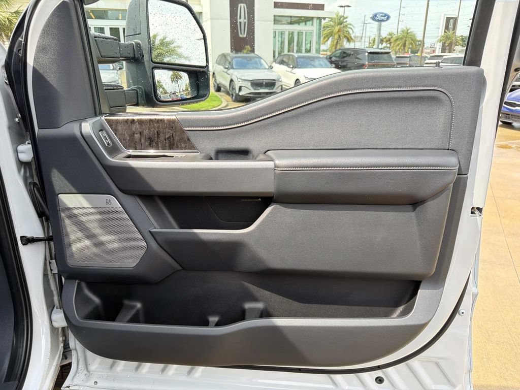 Used 2025 Ford F250 Lariat w/ Lariat Ultimate Package AWD/4WD image 16