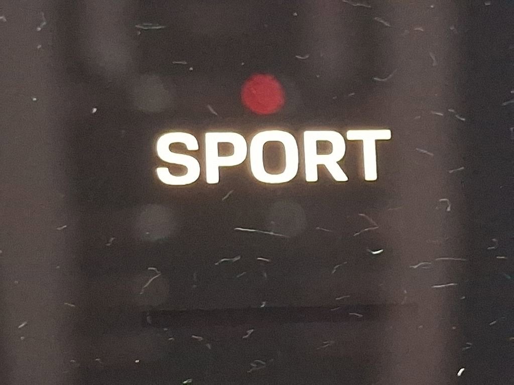 Certified 2025 Porsche Macan image 29