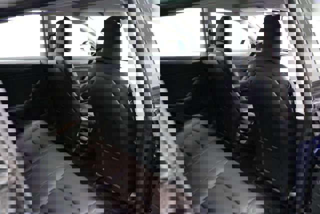 Used 2018 Tesla Model 3 Long Range image 16