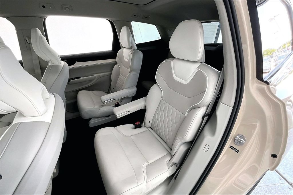 Used 2025 Volvo EX90 Plus AWD/4WD image 35