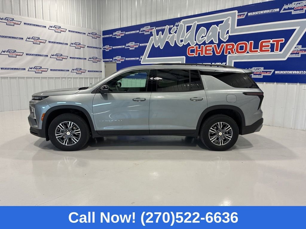 Used 2026 Chevrolet Traverse LT image 3
