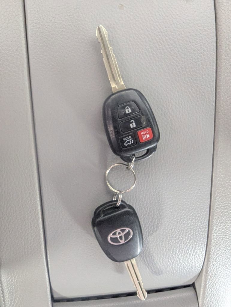 Used 2019 Toyota Highlander Plus FWD image 26