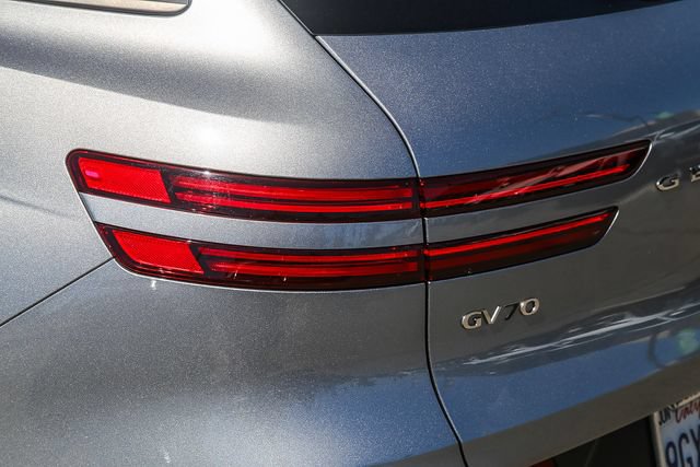 Used 2023 Genesis GV70 2.5T w/ Sport Prestige Package AWD/4WD image 10