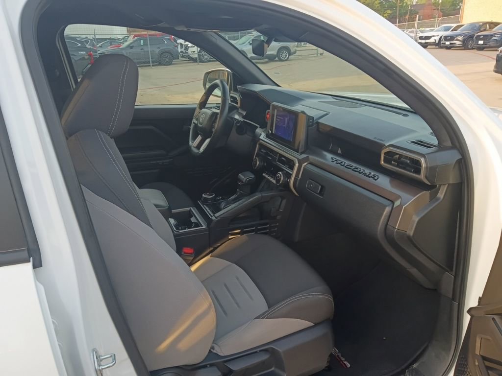 Used 2025 Toyota Tacoma TRD Off-Road AWD/4WD image 8
