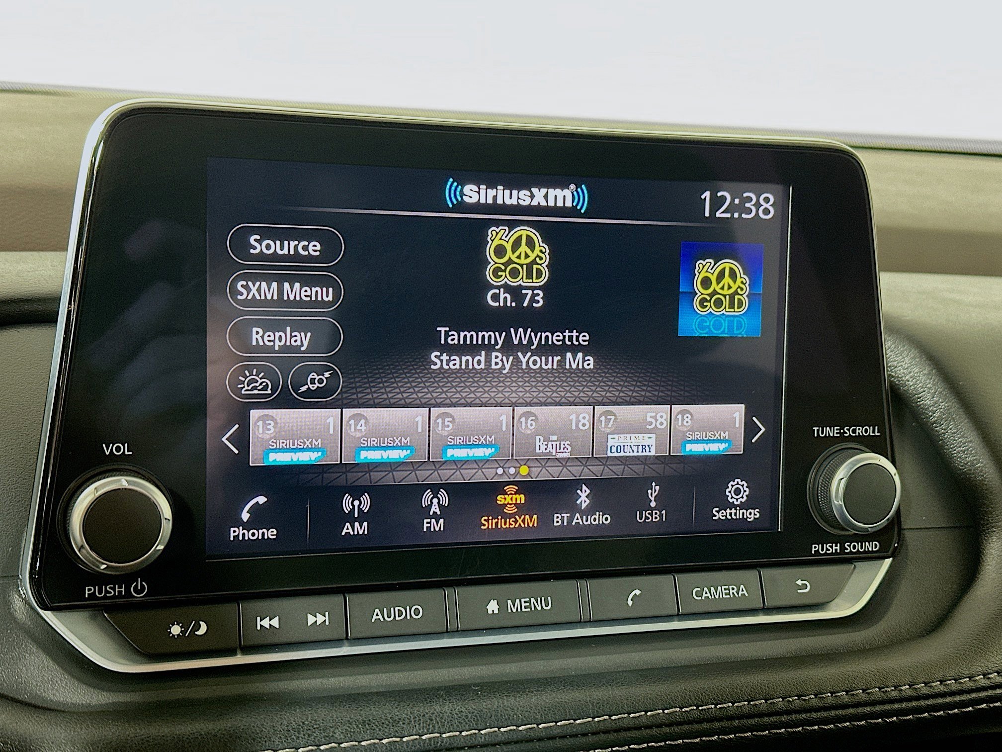 Used 2023 Nissan Rogue SV AWD/4WD image 14