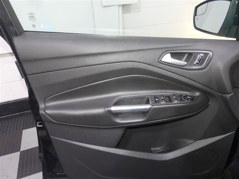 Used 2013 Ford C-MAX SEL FWD image 17