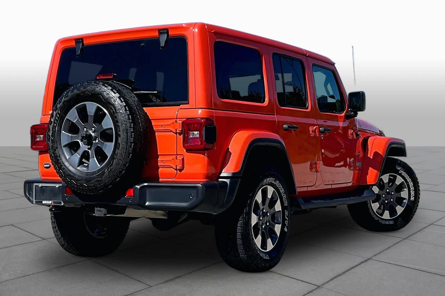 Used 2018 Jeep Wrangler Unlimited Sahara AWD/4WD image 13