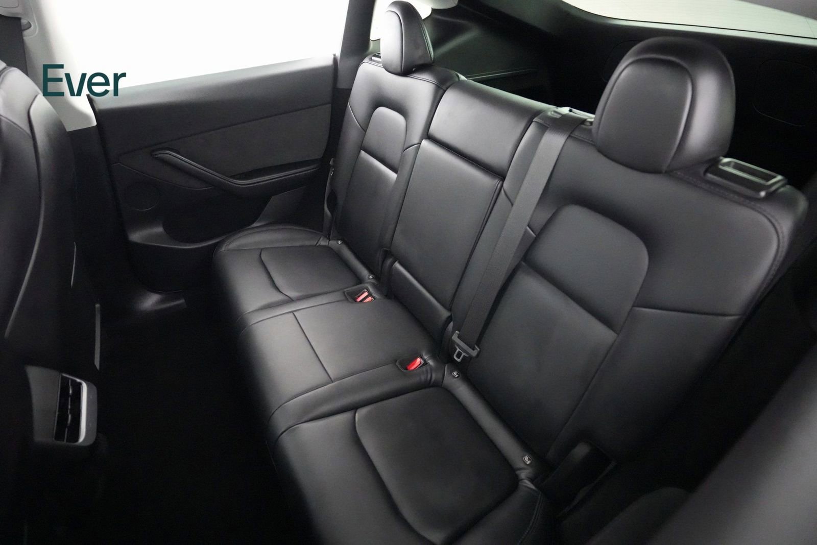 Used 2022 Tesla Model Y Long Range image 10