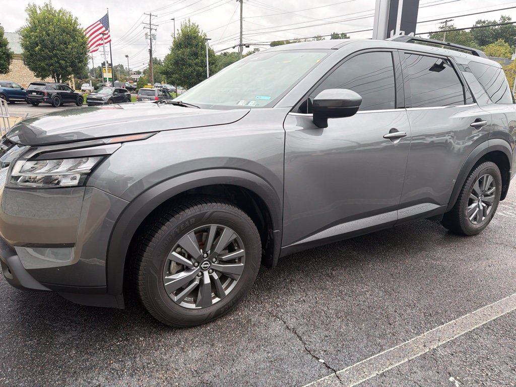 Used 2022 Nissan Pathfinder SV w/ SV Premium Package